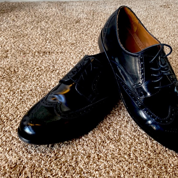 Men’s Florsheim Classic Black Wingtip Shoes - Picture 3 of 5